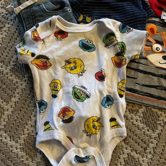 Baby boy 0-3 months clothes bundle - Picture 4 of 10